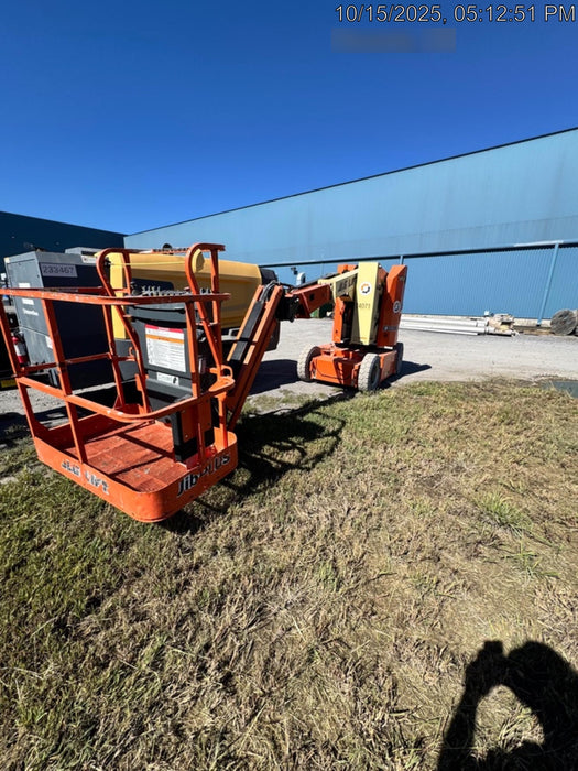 2019 JLG E300AJP