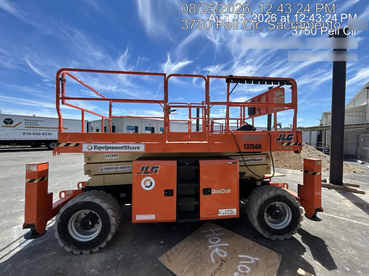 2021 JLG 330LRT