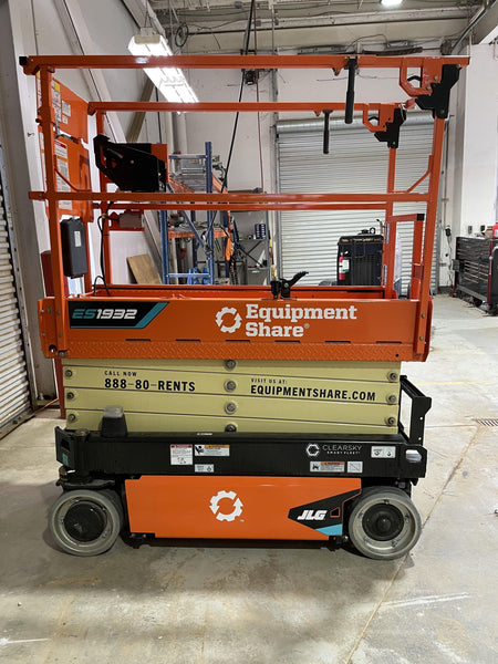 2025 JLG ES1932