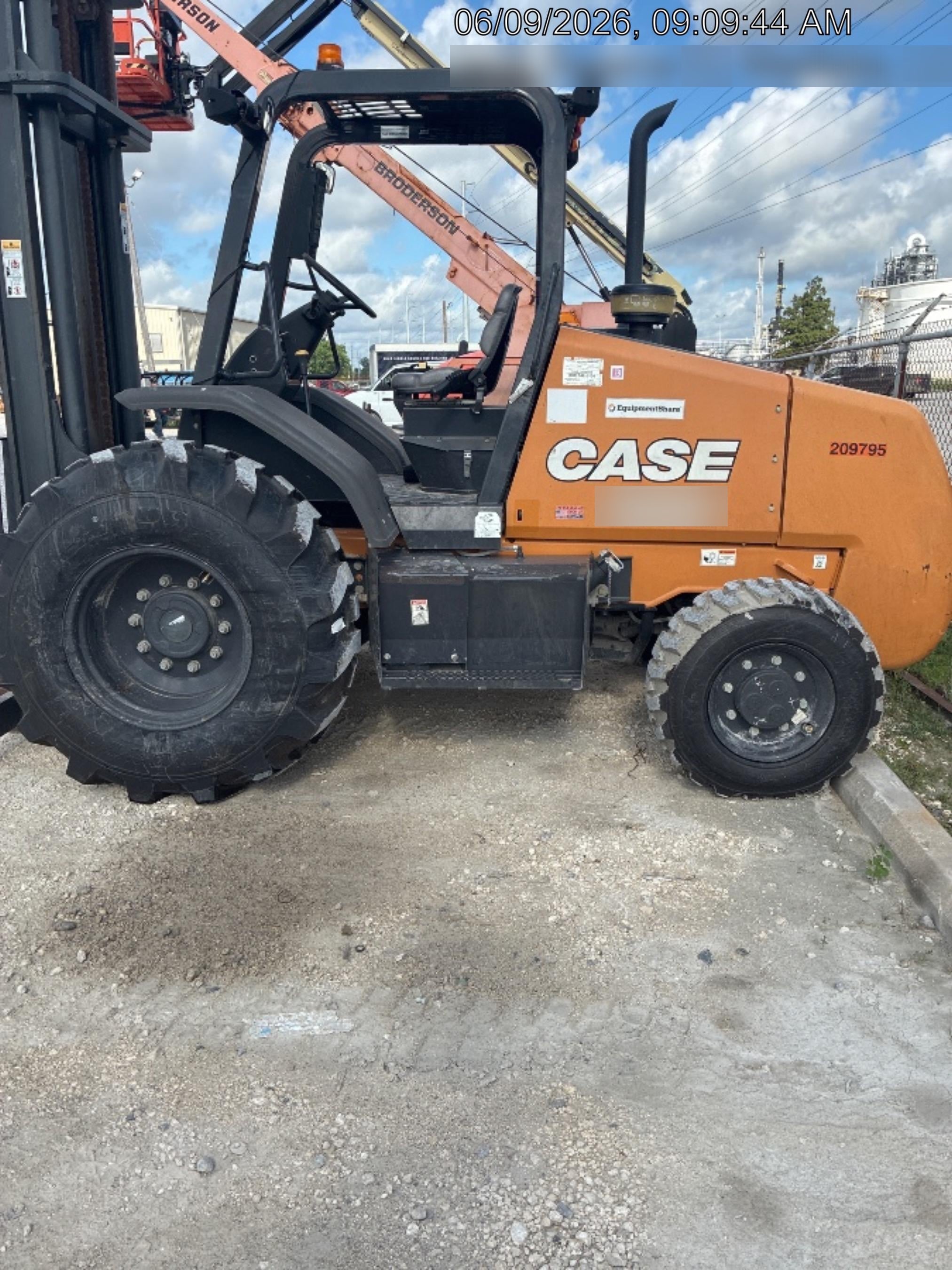 2022 CASE 588H