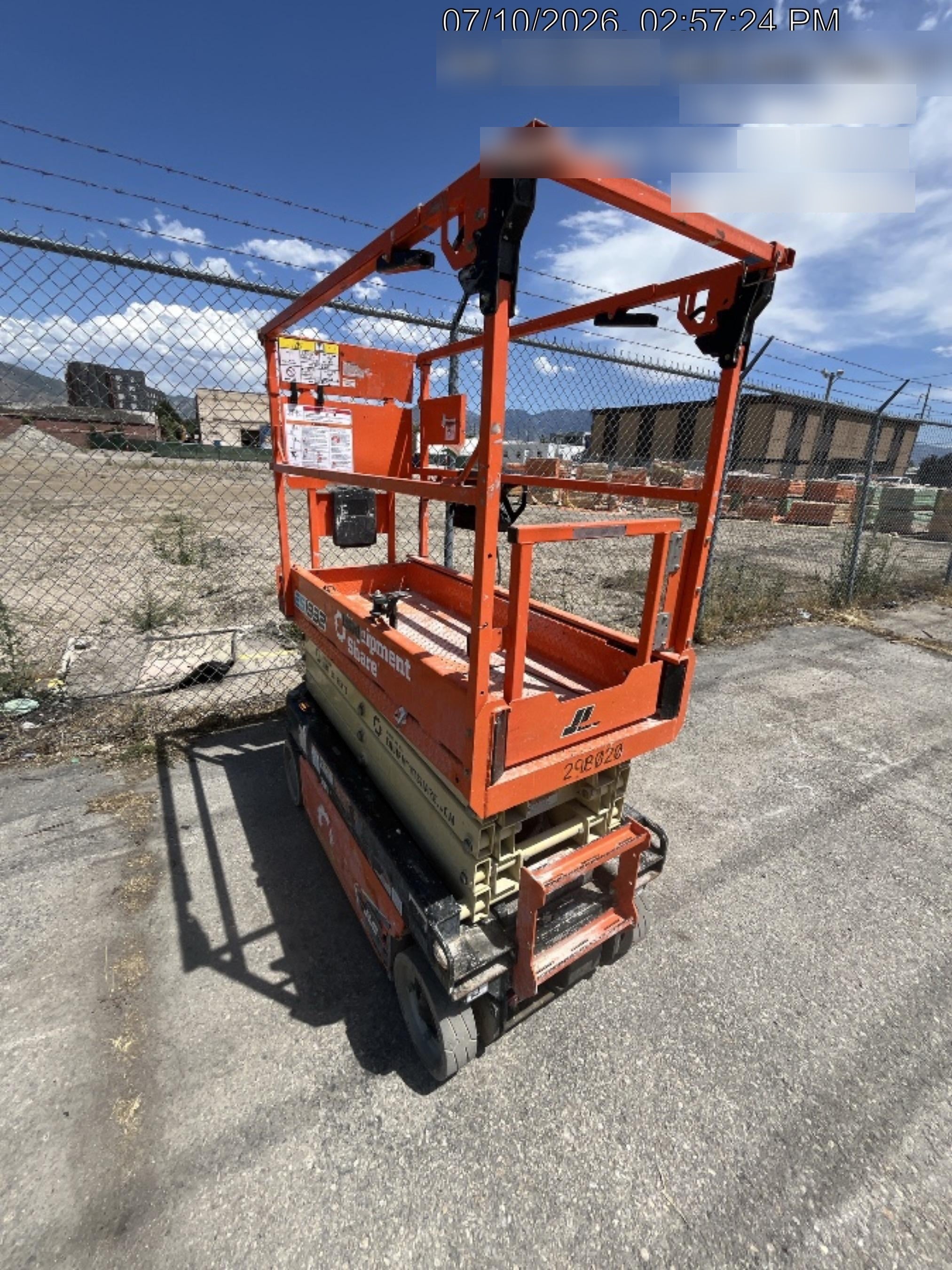 2023 JLG ES1932