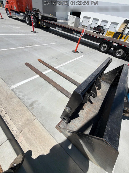 2025 JLG 1001100823
