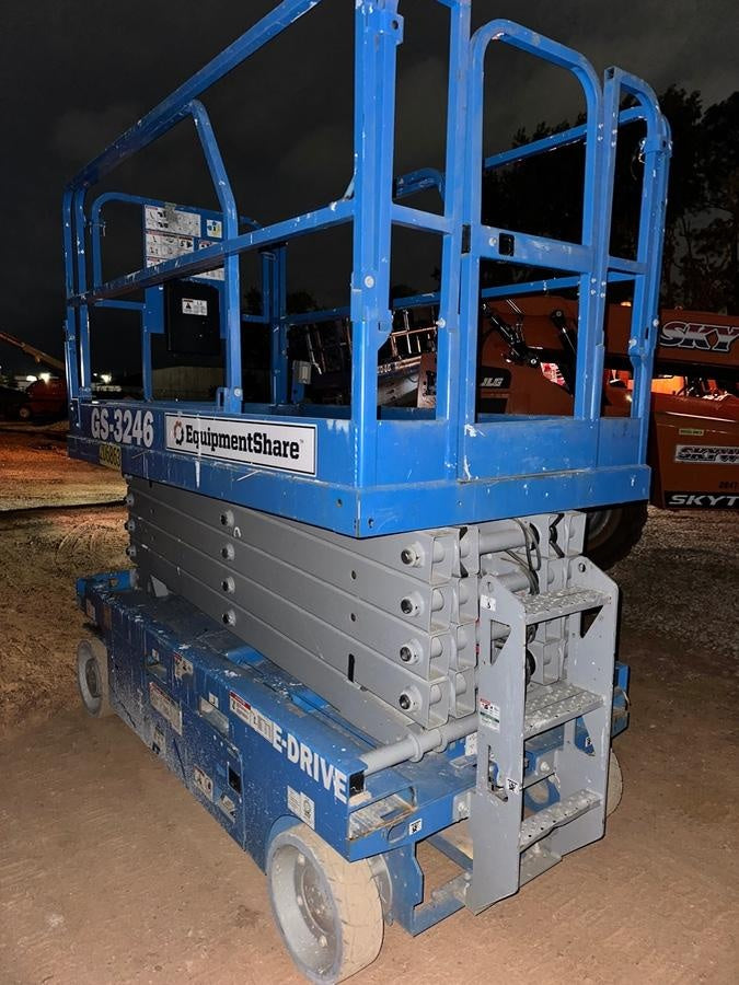 2022 GENIE GS-3246