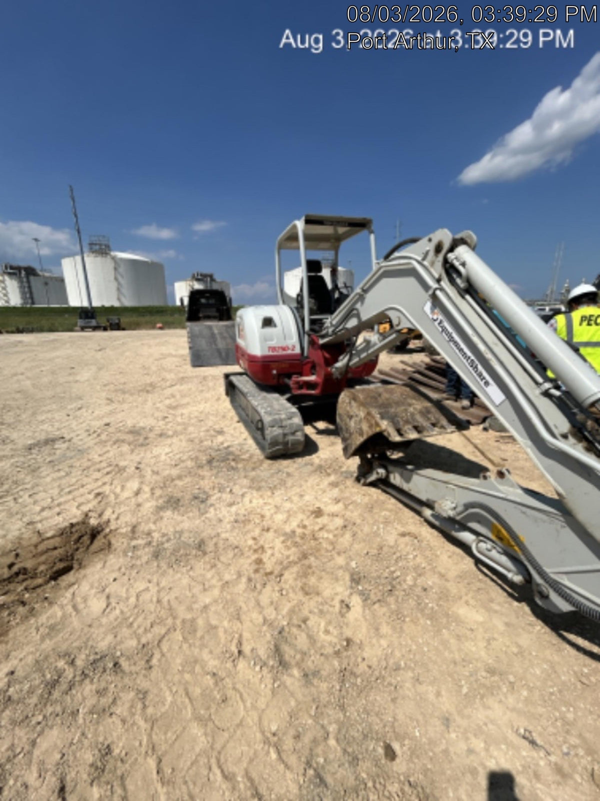 2023 TAKEUCHI TB250-2R