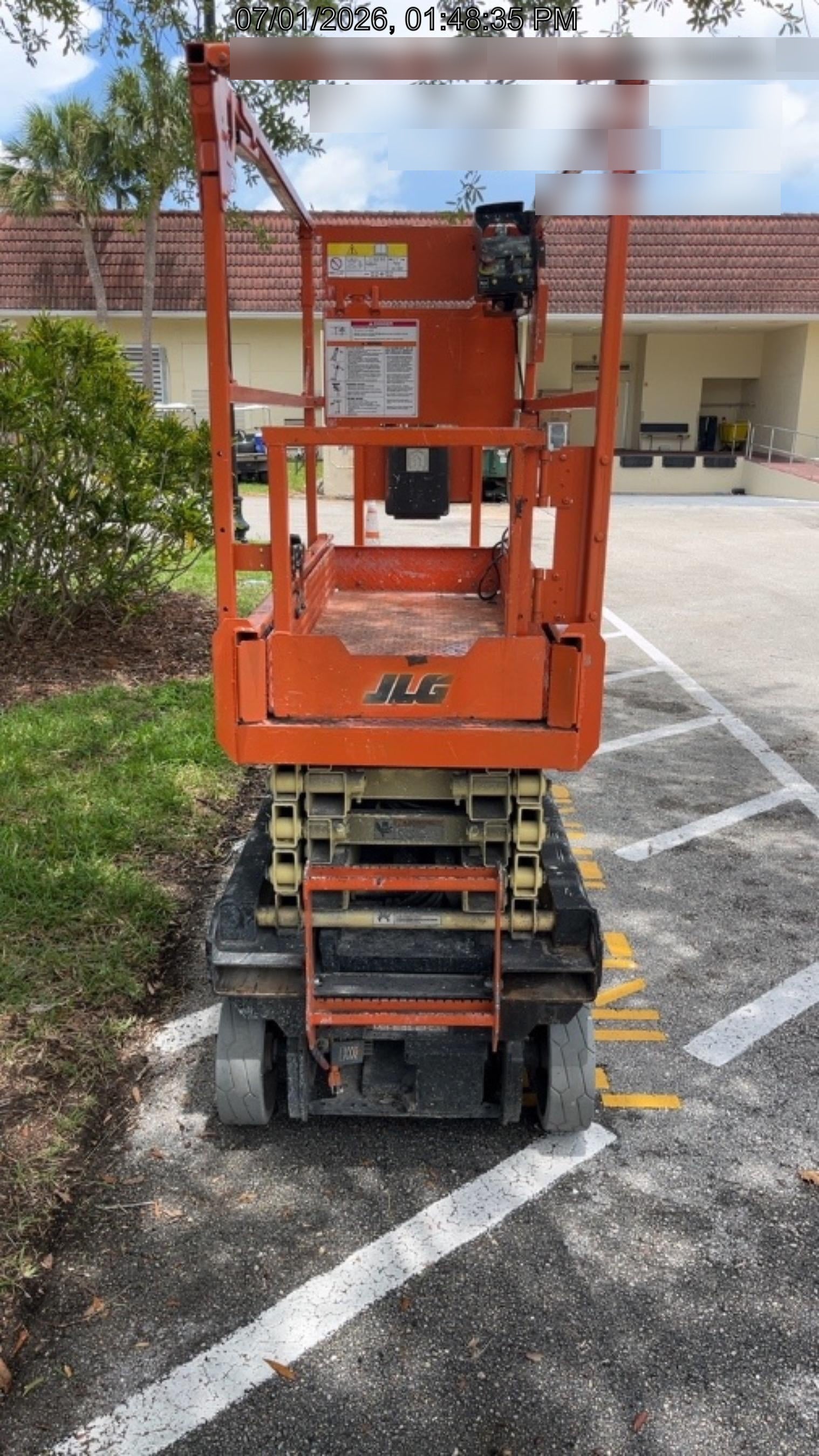 2023 JLG ES1932