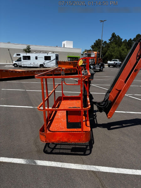 2020 JLG 800AJ