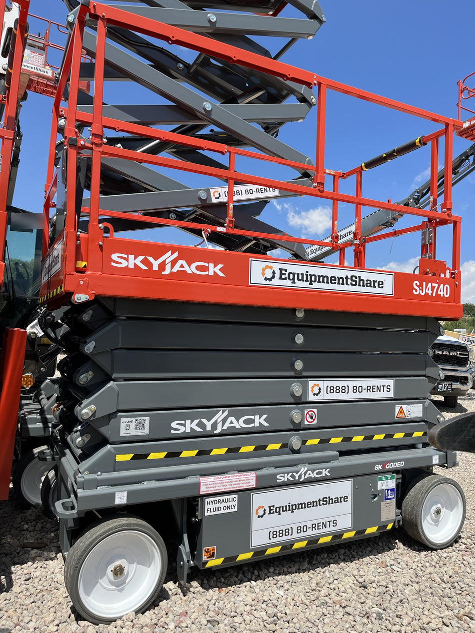 2023 SKYJACK SJ4740