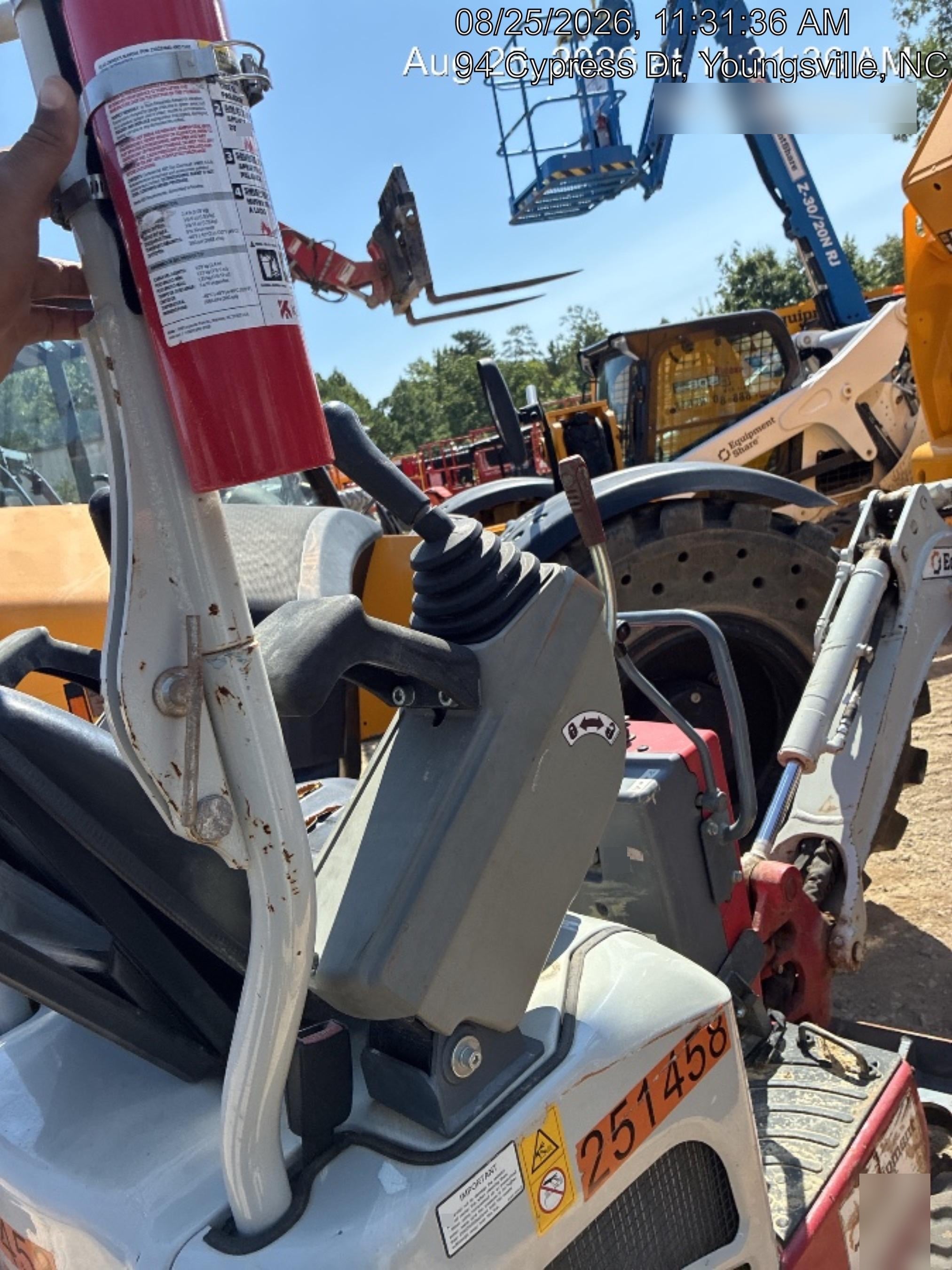 2022 TAKEUCHI TB210R
