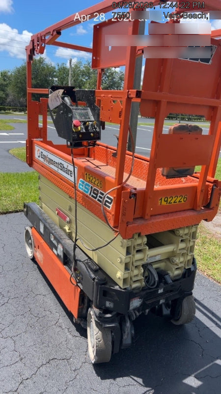 2021 JLG ES1932
