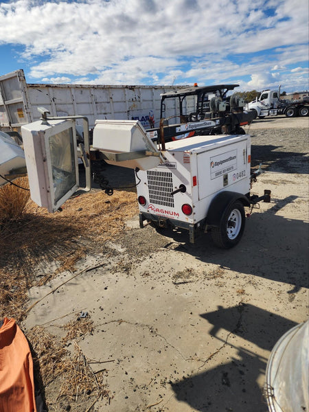 2013 Magnum MLT3060M Magnum Towable Light Tower, 6kW Generator