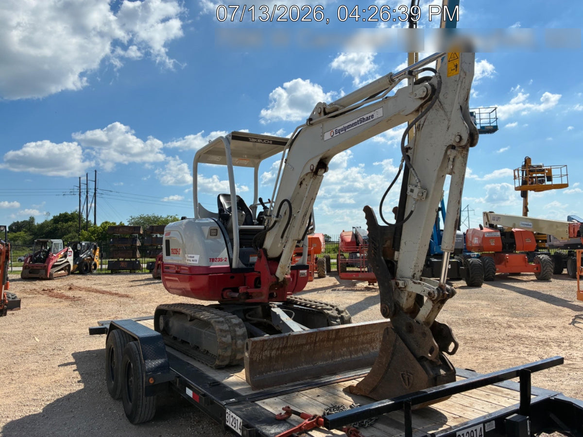 2023 LOADTRAIL Tilt-Deck Rental Trailer