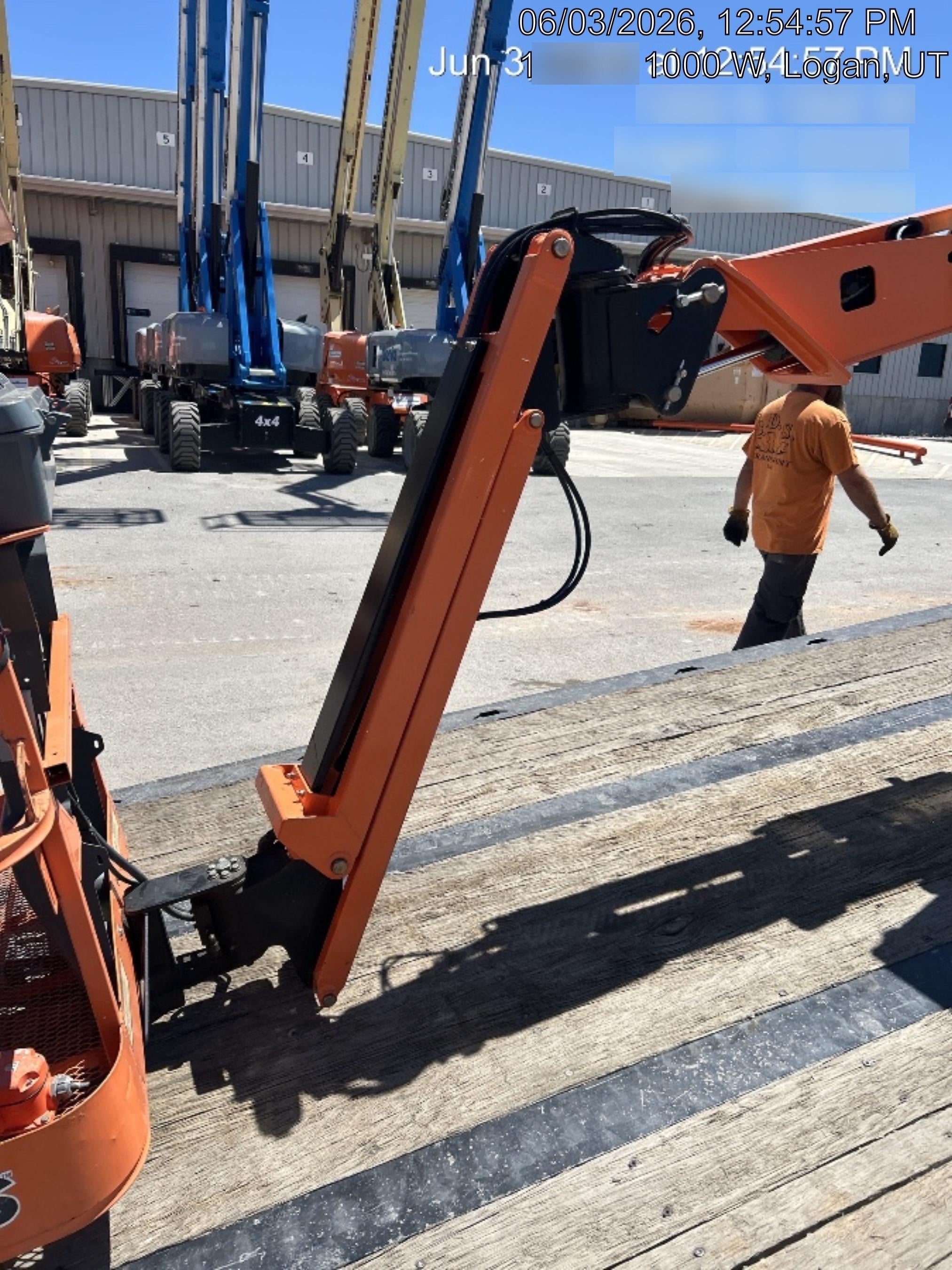 2019 JLG E400AJPN