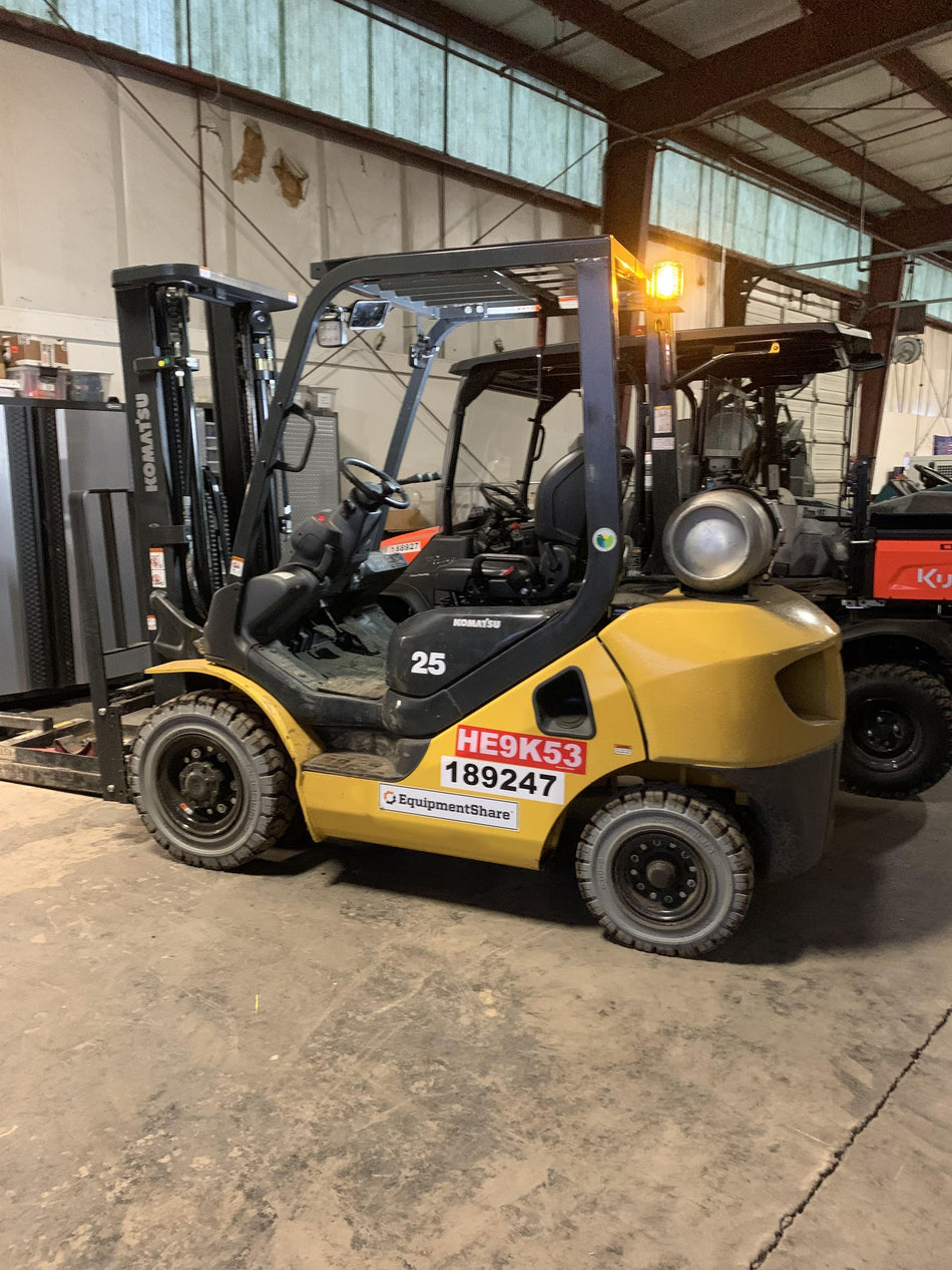 2021 KOMATSU FG25T-16 LP