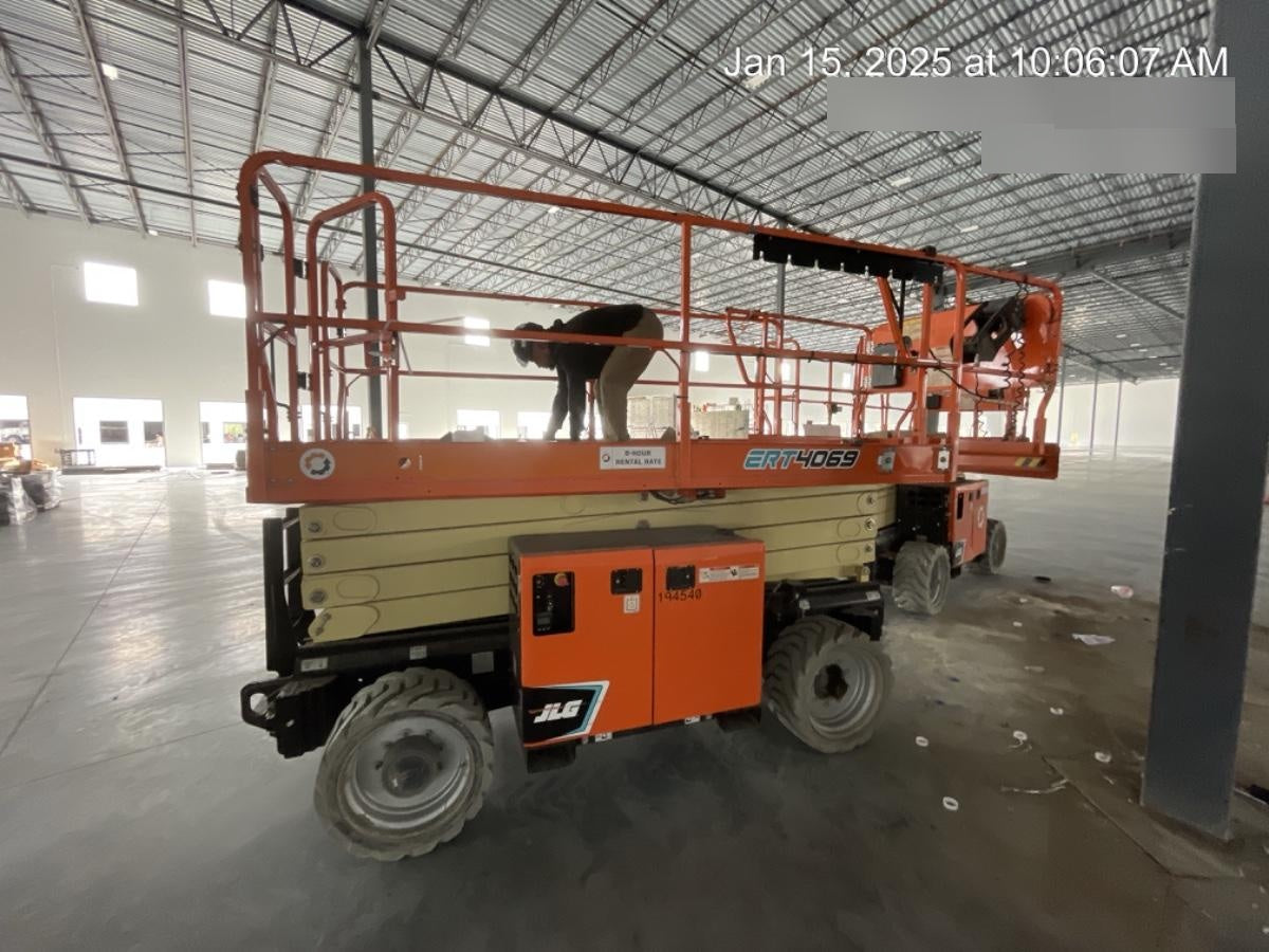 2021 JLG ERT4069