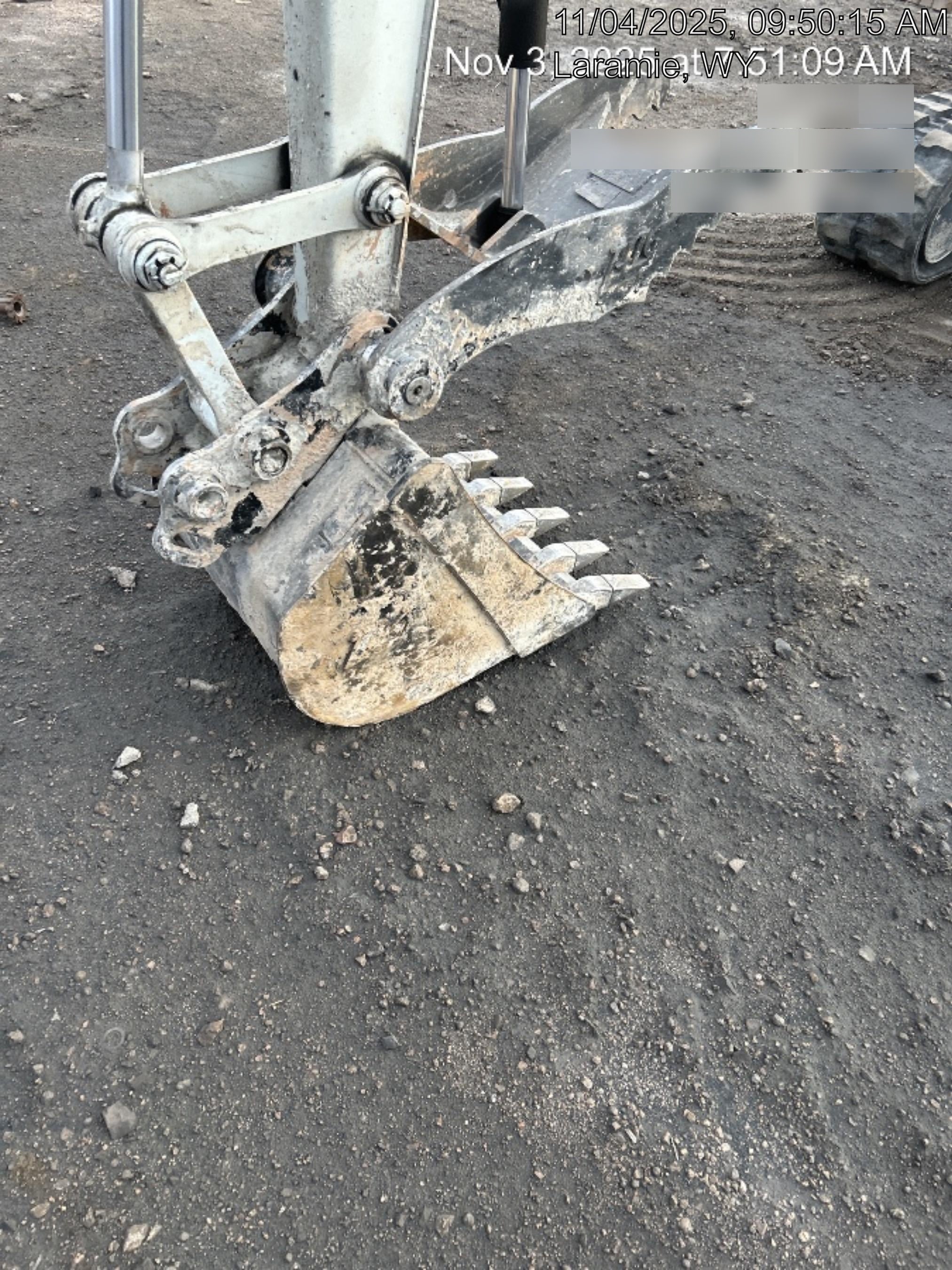 2025 TAKEUCHI 24" Bucket Takeuchi