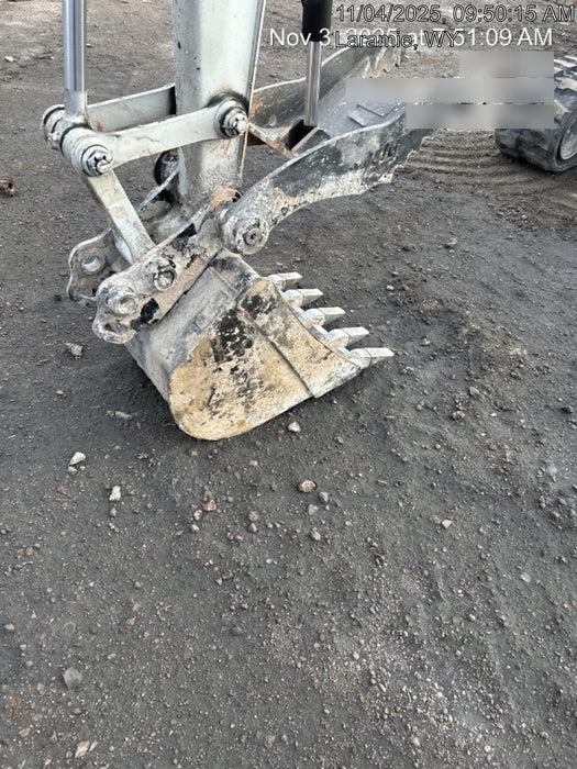 2025 TAKEUCHI 24" Bucket Takeuchi