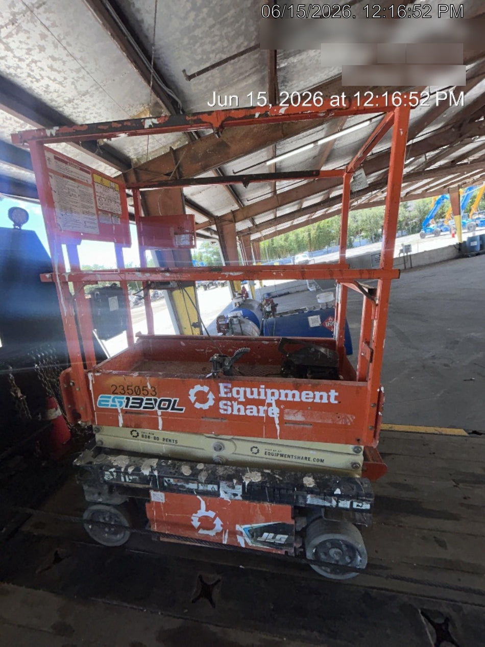 2022 JLG ES1330L