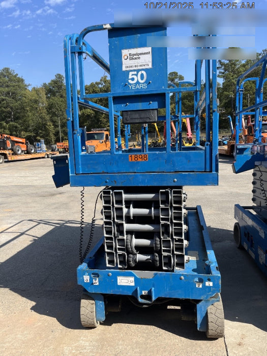 2016 Genie GS-4047 40' Electric Scissor Lift