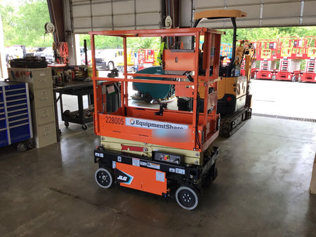 2022 JLG ES1330L