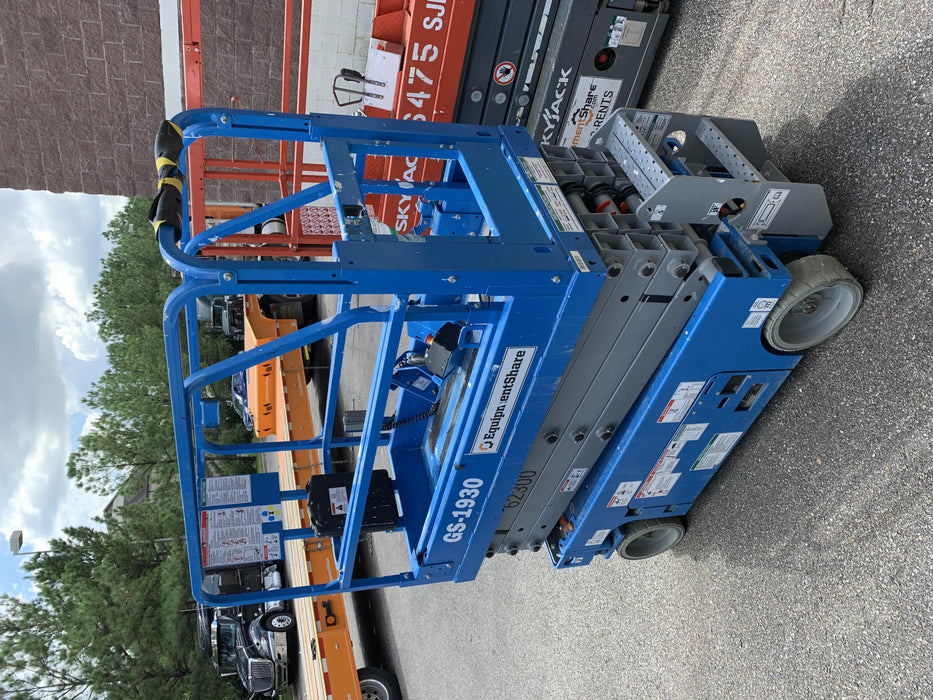2020 Genie GS-1930 Solid Non Marking Tires, Beacon, Folding rails with half height swing gate