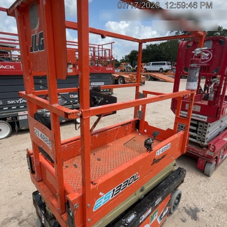 2022 JLG ES1330L