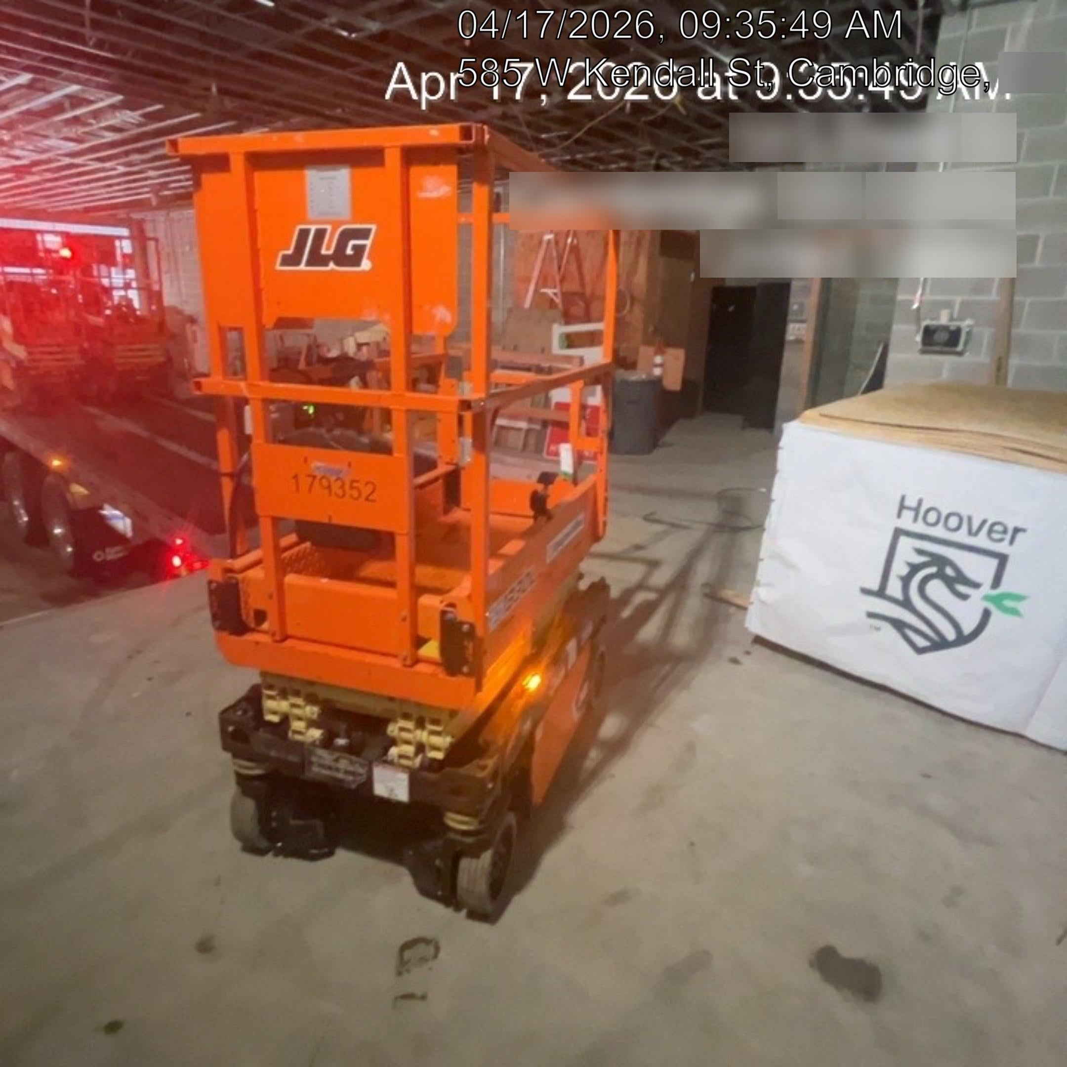 2021 JLG ES1330L