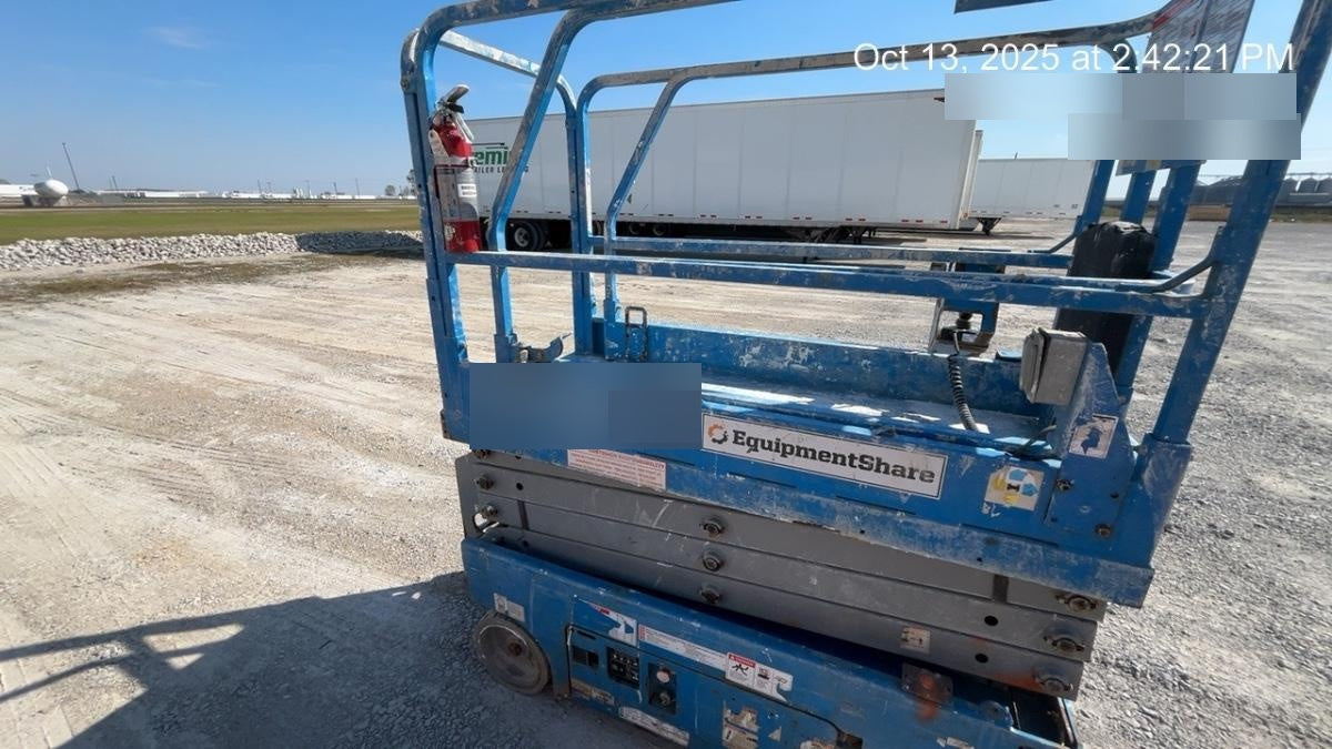 2019 Genie GS-1930 Fixed Rails with Chain Entry