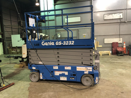 2017 Genie GS-3232 32' Narrow Scissor Lift