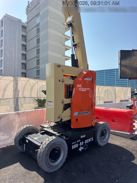2025 JLG E300AJP