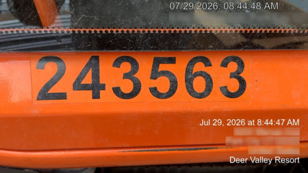 2022 JLG 1075