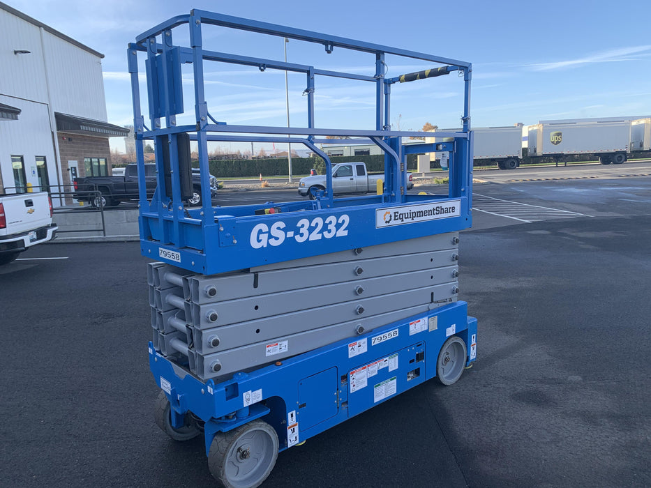 2020 Genie GS-3232 Standard, Folding half height swing gate, 800W Inverter