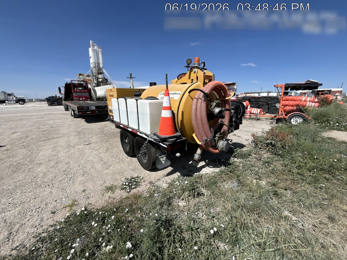 2022 VAC-TRON LP573XDT