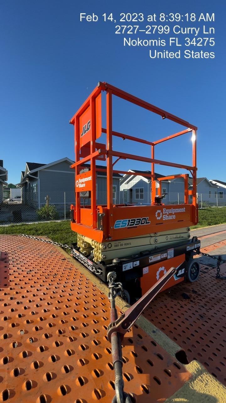 2022 JLG ES1330L
