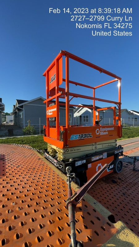 2022 JLG ES1330L