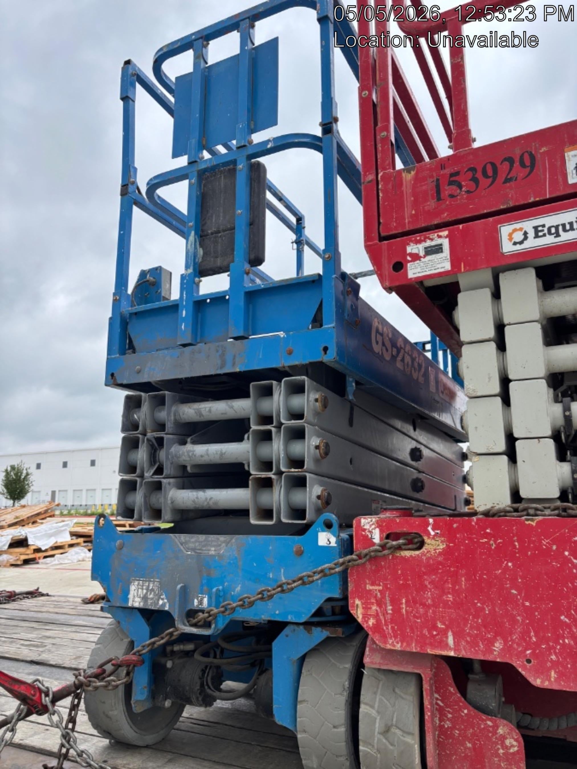 2019 Genie GS-2632 Folding rails with half height swing gate