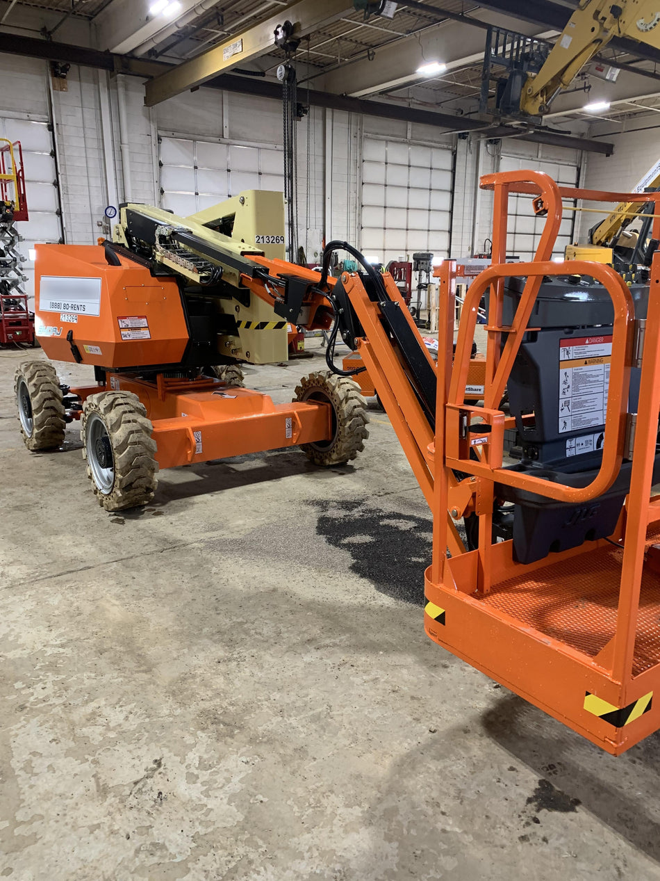 2022 JLG 340AJ
