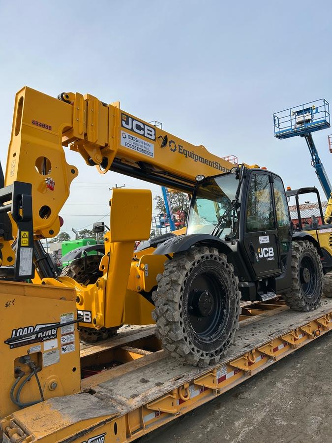 2025 JCB 512-56