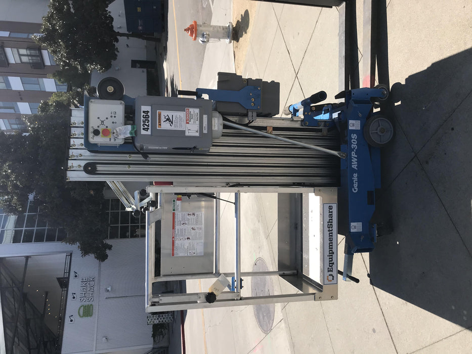 2019 GENIE AWP-30S