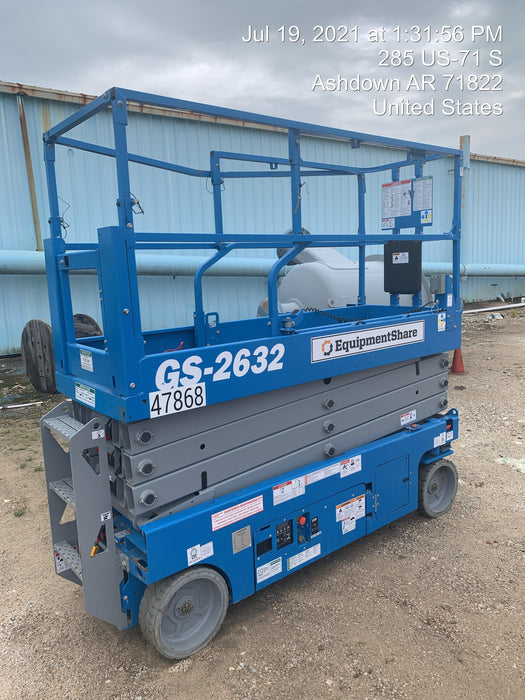 2019 Genie GS-2632 Folding rails with half height swing gate