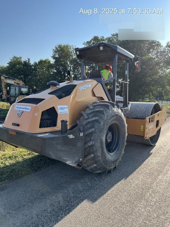 2023 CASE SV211E
