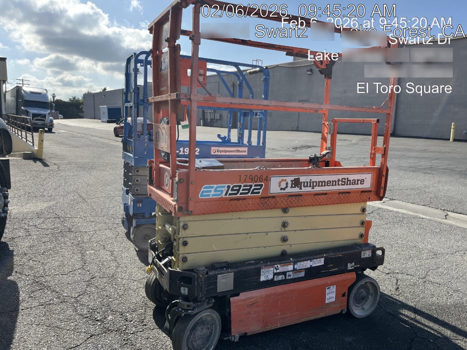 2021 JLG ES1932