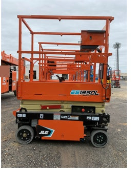 2022 JLG ES1330L