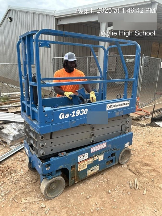 2019 Genie GS-1930 Fixed rails with chain Entry