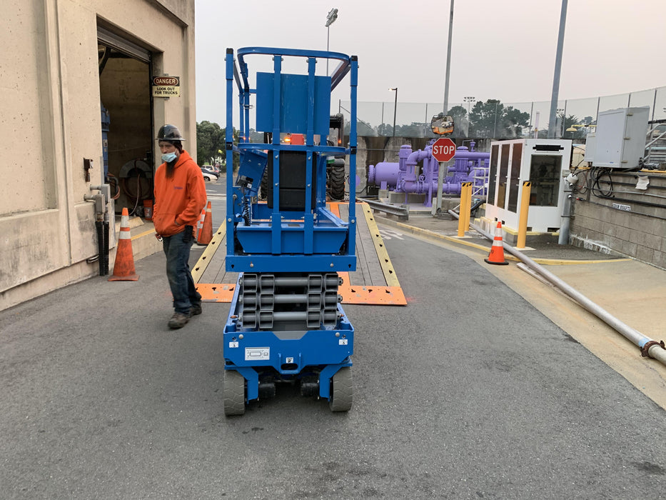 2020 Genie GS-1930 Solid Non Marking Tires, Beacon, Folding rails with half height swing gate, 800W Inverter