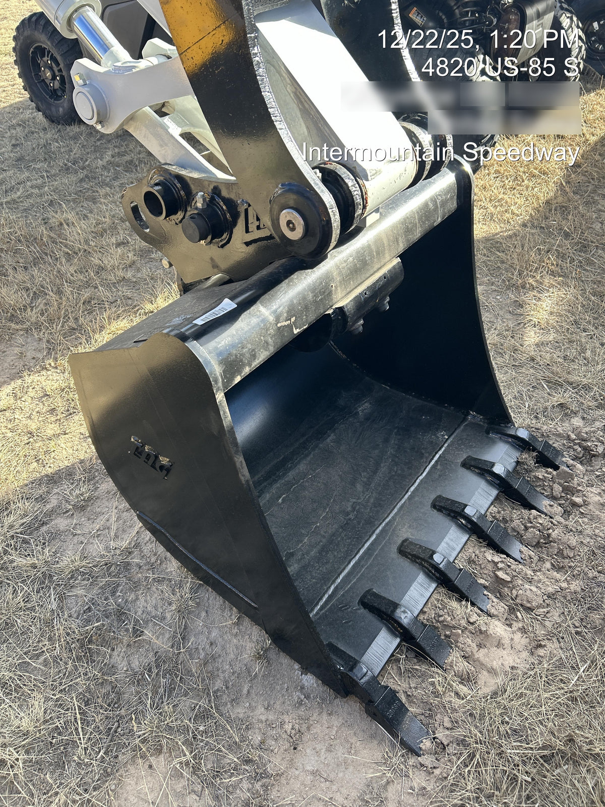 2025 TAKEUCHI 36" Bucket - Takeuchi