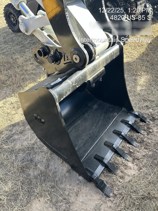 2025 TAKEUCHI 36" Bucket - Takeuchi