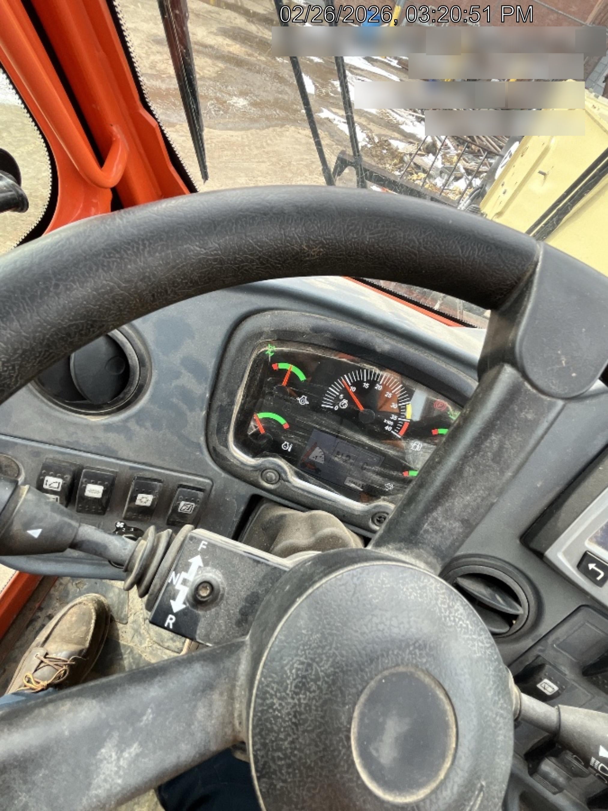 2023 JLG 1732