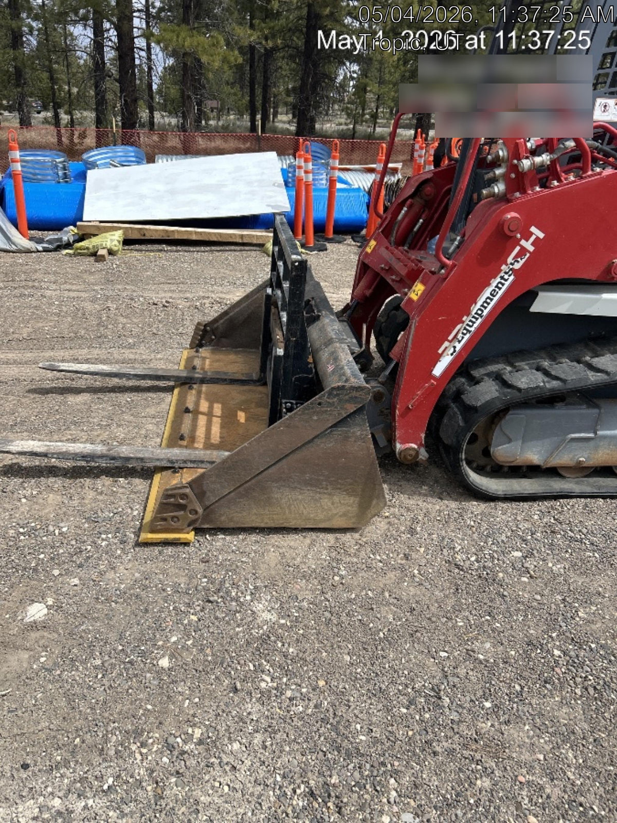 2023 TAKEUCHI TL8R2-R