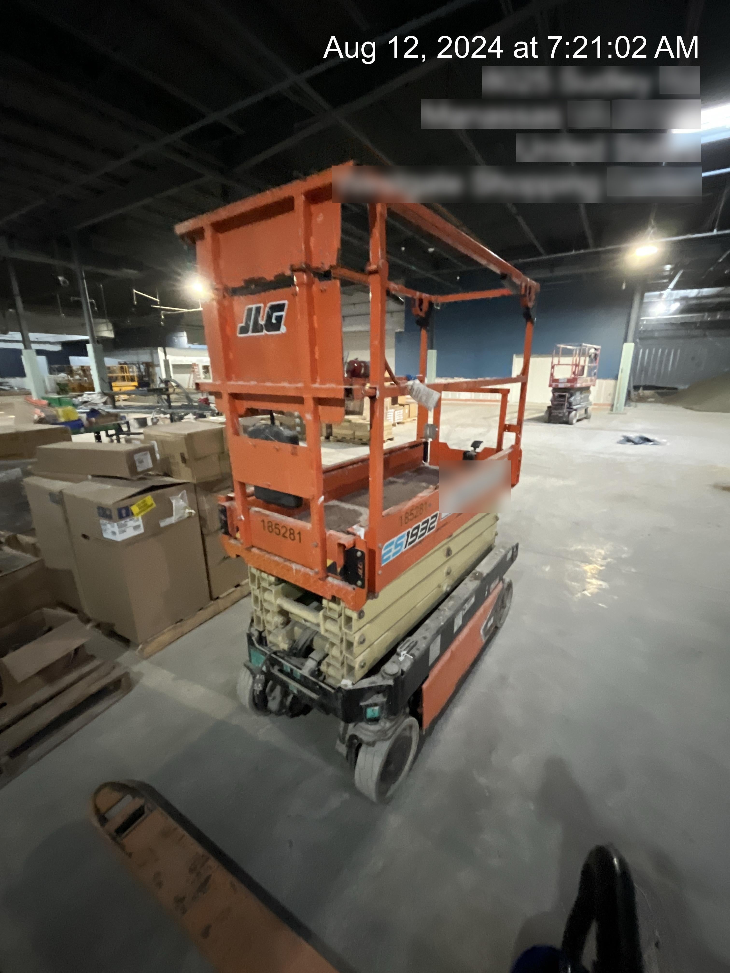 2021 JLG ES1932
