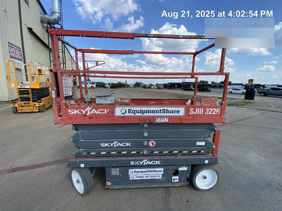 2017 Skyjack SJIII-3226 Skyjack SJ3226, Trojan Battery Set, Extended Warranty 5yr/5k hr